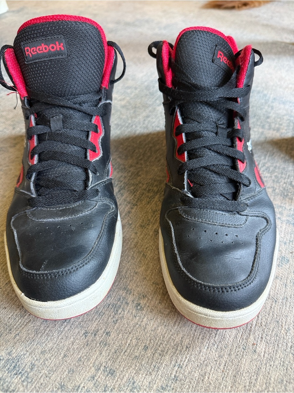 Reebok Mens Black and Red Mid-Top Sneakers